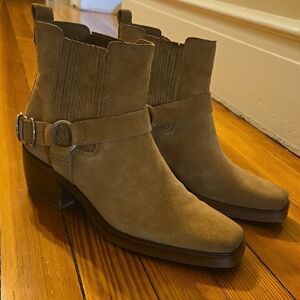 Women's Tan Suede Ankle Boots